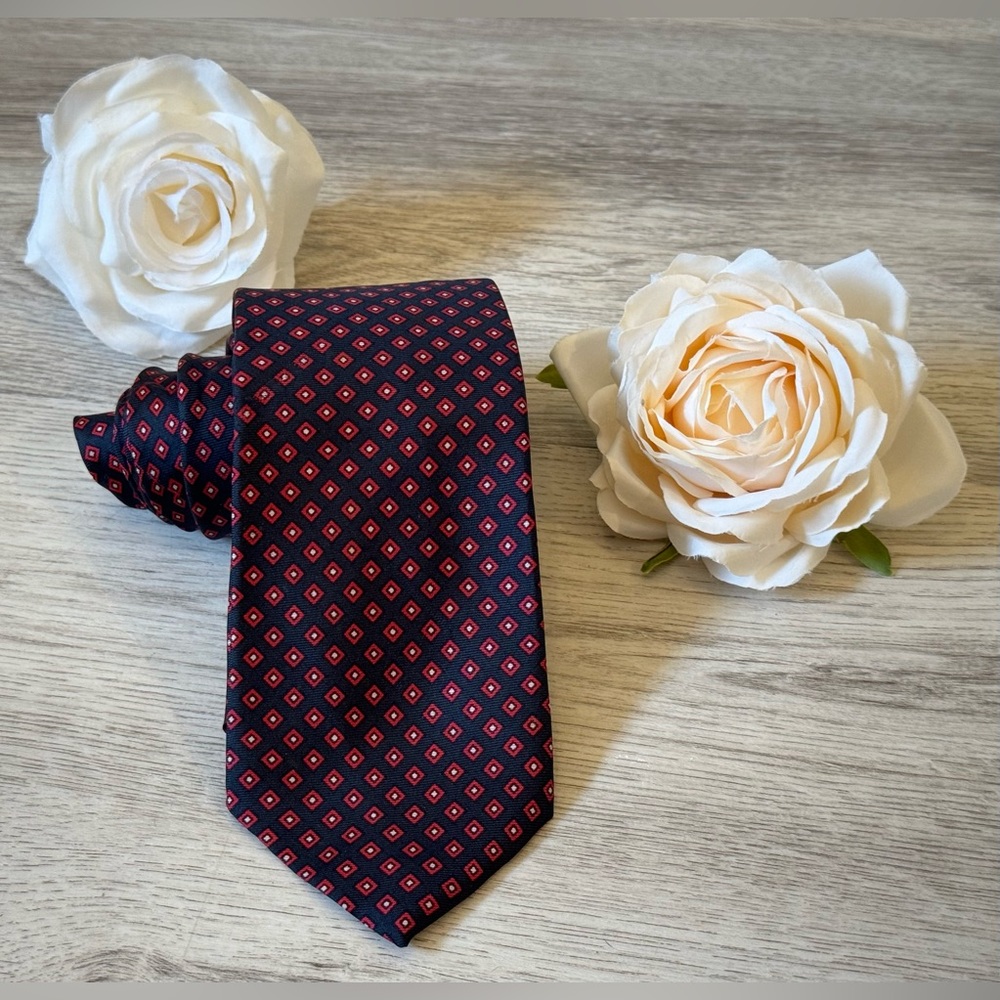 Vintage BARNEYS NEW YORK 56" L Silk Tie in Red Paisley Geometric Print